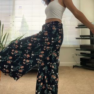 AMERICAN EAGLE FLOWY PANT